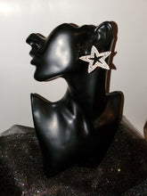 Load image into Gallery viewer, Lil Star Earrings
