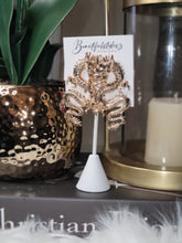 Load image into Gallery viewer, Draggon Earrings
