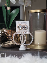 Load image into Gallery viewer, Glori  earrings
