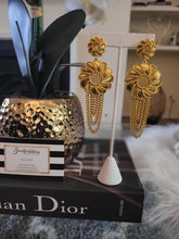 Load image into Gallery viewer, Saudi African Gold Earrings
