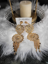 Load image into Gallery viewer, Iris Goddeds Earrings
